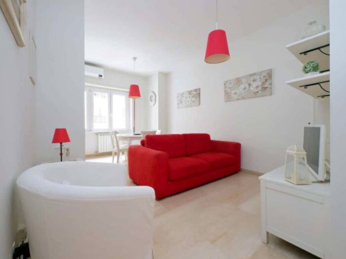 Appartamento trilocale in affitto in Via Giarabub, Africano Villa Chigi, Roma