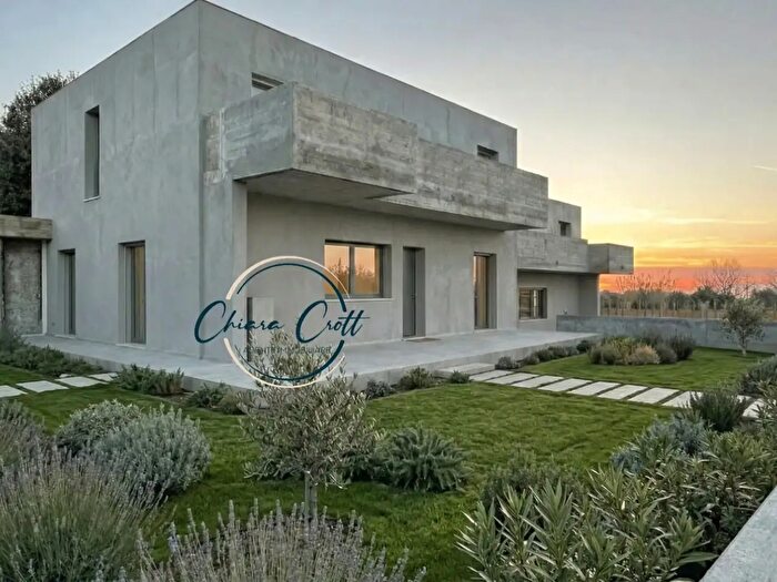 Casa con 6 locali in vendita in Livorno