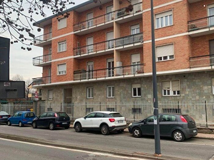 Appartamento trilocale in affitto in Via Robassomero, Centro, Ciriè