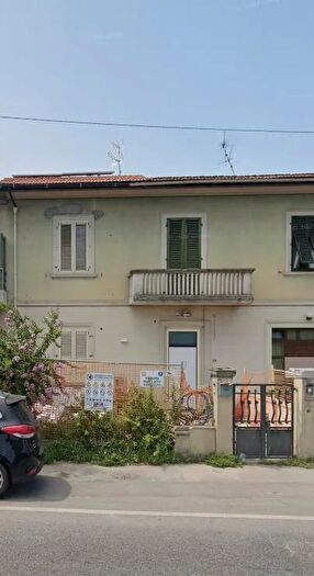 Casa con 5 locali in vendita in Campi Bisenzio