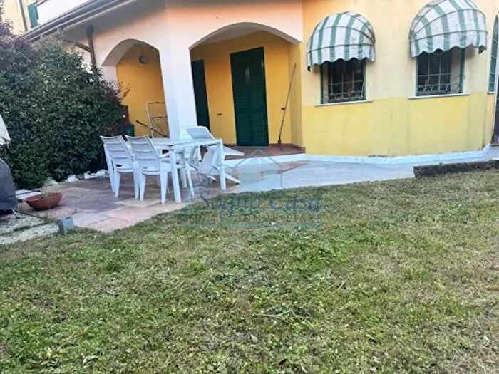 Appartamento quadrilocale in vendita in Luni