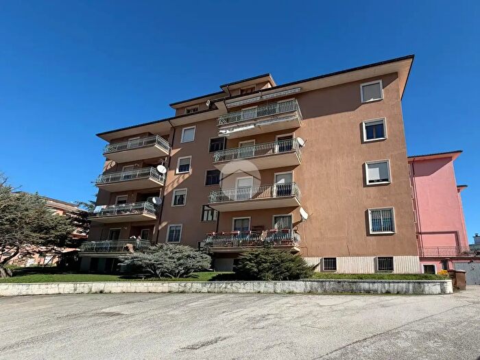 Appartamento bilocale in vendita in Viale Caduti di Via Fani, LAquila