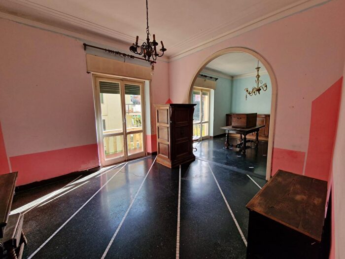 Appartamento con 5 locali in vendita in Via Firenze, Rapallo