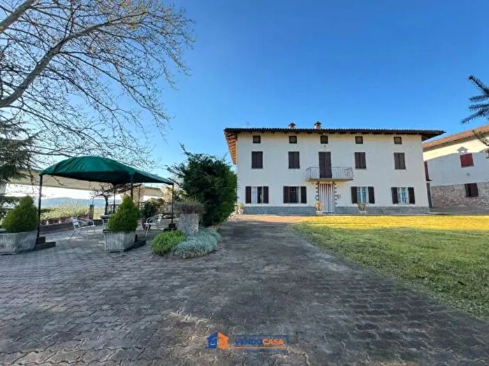 Casa con 6 locali in vendita in Via Valle Tanaro, Castagnole Delle Lanze