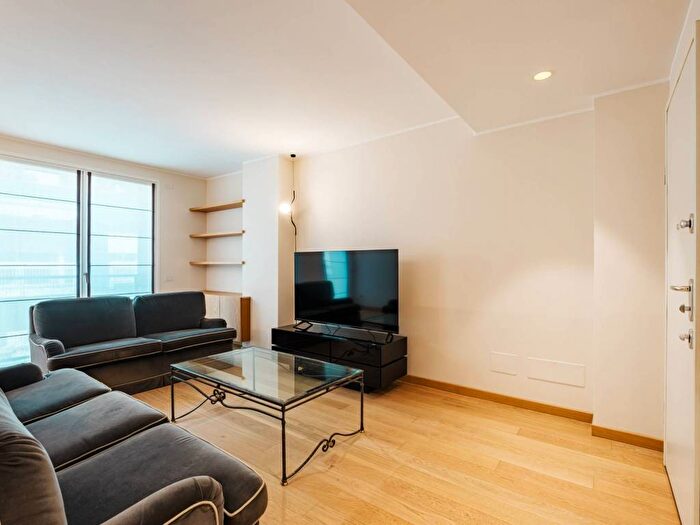 Appartamento trilocale in affitto in Via dei Gracchi, Frua, Milano