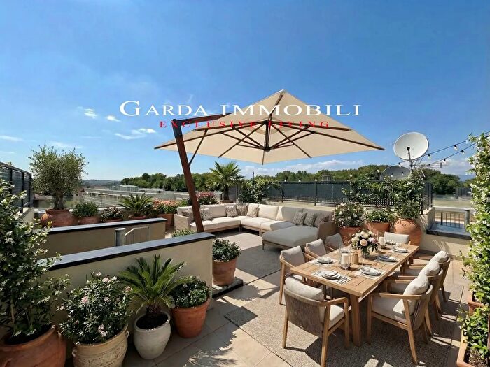 Appartamento trilocale in vendita in Via Francesco Agello, Desenzano Del Garda