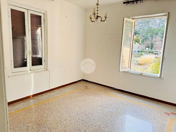 Appartamento con 5 locali in vendita in Piazza Agostino Roscelli, Casarza Ligure