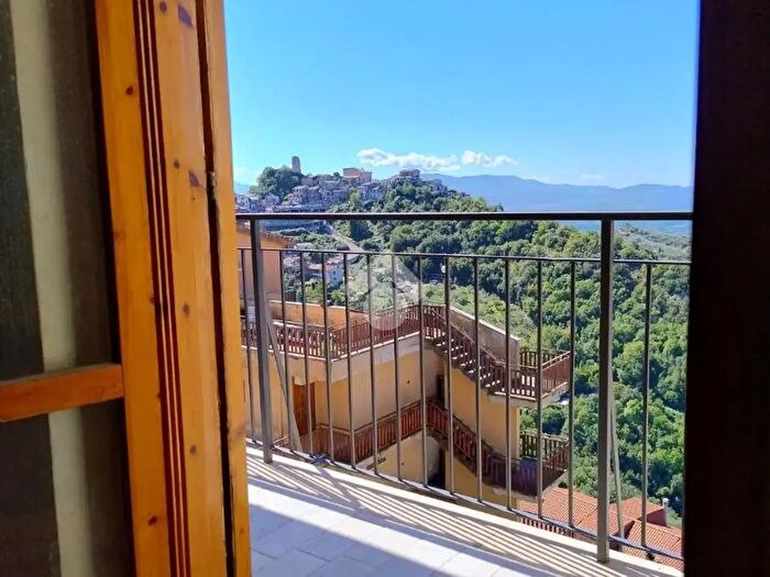 Appartamento trilocale in vendita in Via della Repubblica, Olevano Romano