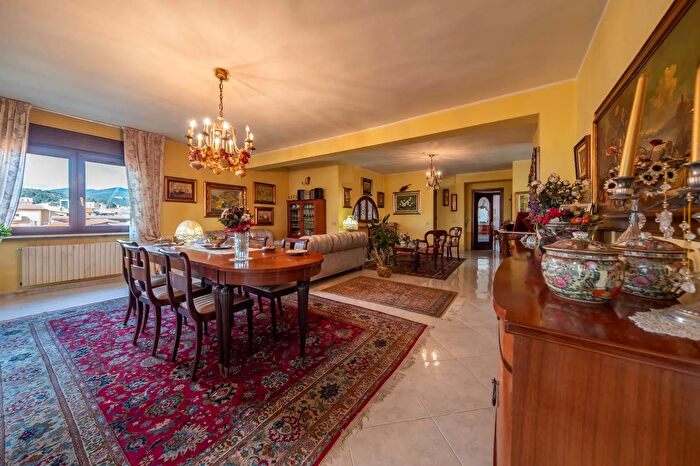 Appartamento con 10 locali in vendita in Iglesias, Iglesias