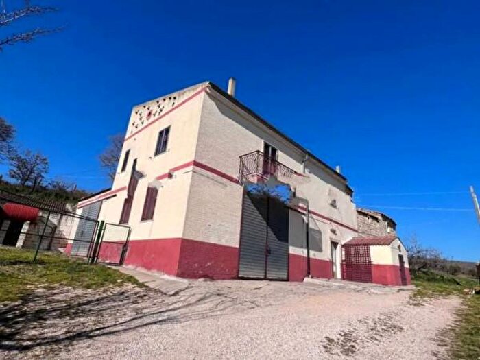 Casa con 6 locali in vendita in Sp Alberona, Alberona