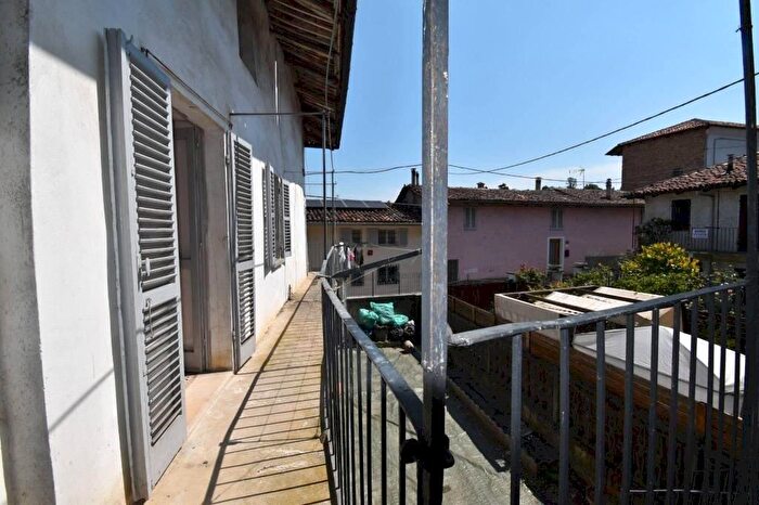 Casa con 9 locali in vendita in Via Giuseppe Garibaldi, Rocca DArazzo