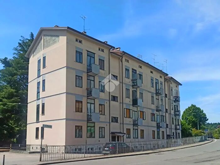 Appartamento quadrilocale in vendita in Via Zagata, Verona