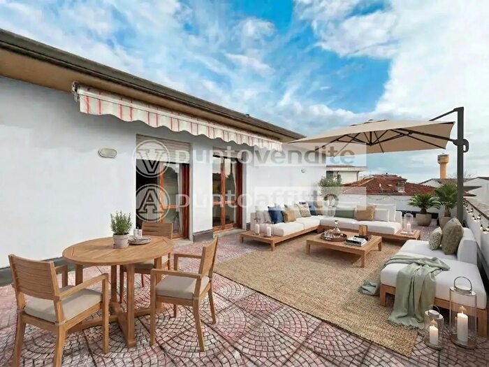 Appartamento quadrilocale in vendita in Jacopo della Quercia, Lucca