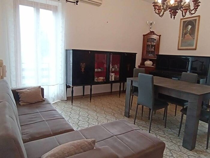 Appartamento con 5 locali in affitto in Via Regina Margherita, Centro, Supino