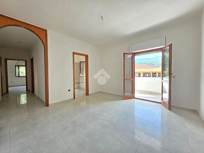 Appartamento trilocale in vendita in Viale dei Caduti, SantAgata De Goti