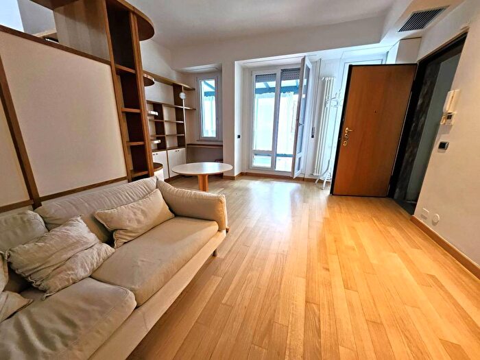 Appartamento bilocale in affitto in Via Gaetano Previati, Amendola Buonarroti, Milano