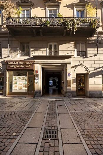 Appartamento con 5 locali in vendita in Via Carlo Alberto, Torino