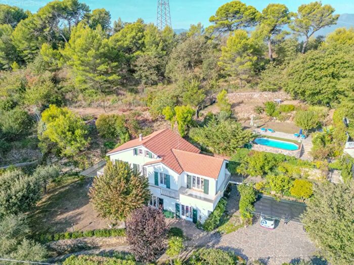 Casa con 16 locali in vendita in Nostra Signora delle Grazie, Imperia