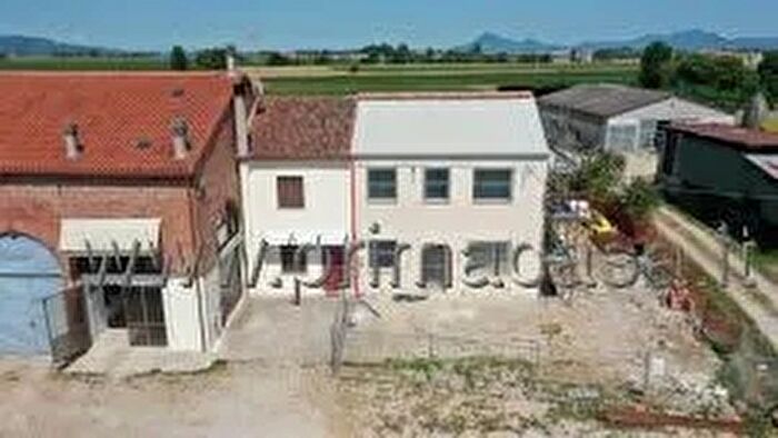 Casa quadrilocale in vendita in Via Trieste, Asigliano Veneto