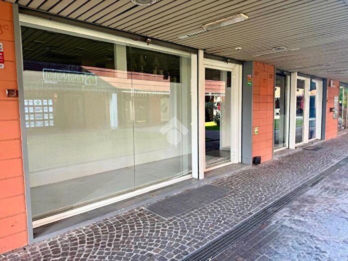 Appartamento bilocale in affitto in Via Eschilo, Axa, Roma