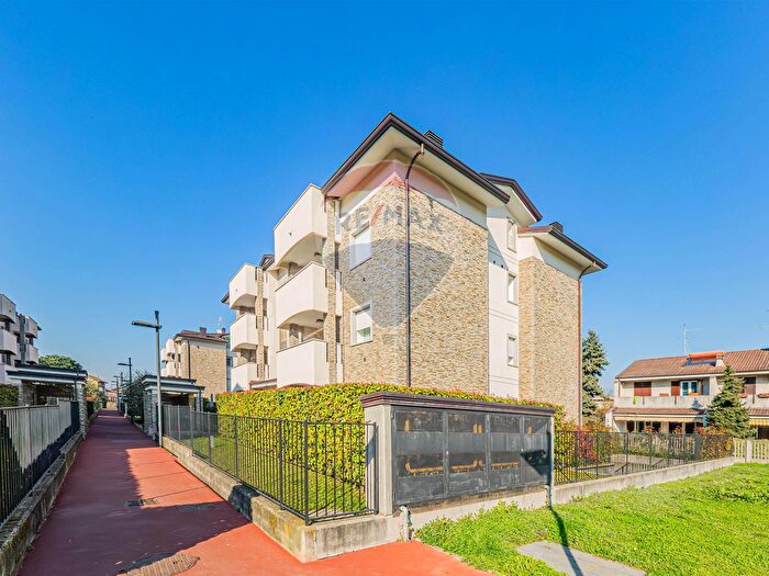 Appartamento trilocale in vendita in Via Torretta, Cesano Maderno