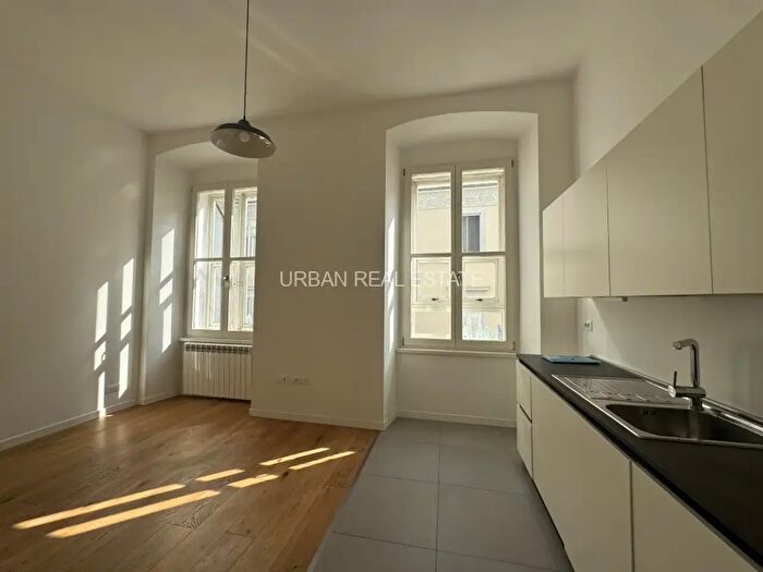 Appartamento trilocale in affitto in Via Felice Venezian, Trieste