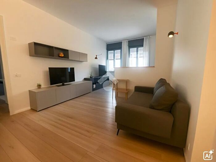 Appartamento quadrilocale in vendita in Viale Monte S Michele, Reggio Emilia