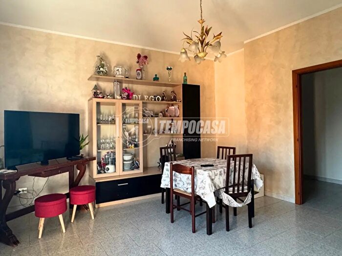 Appartamento trilocale in vendita in Via Giugno, Sedriano