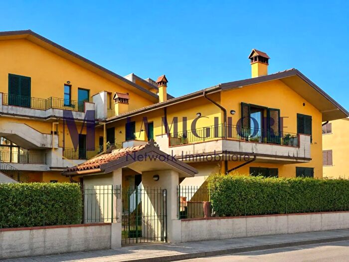 Appartamento quadrilocale in vendita in Via Argonne, Prato