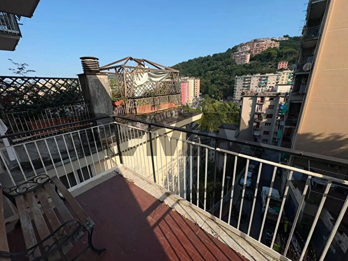 Appartamento quadrilocale in vendita in Via Stefanina Moro, Genova