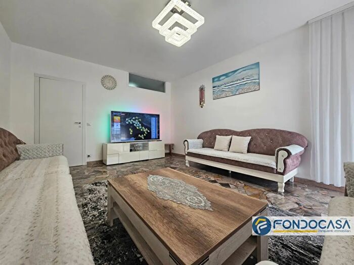 Appartamento trilocale in vendita in Via Cavour, Grumello Del Monte