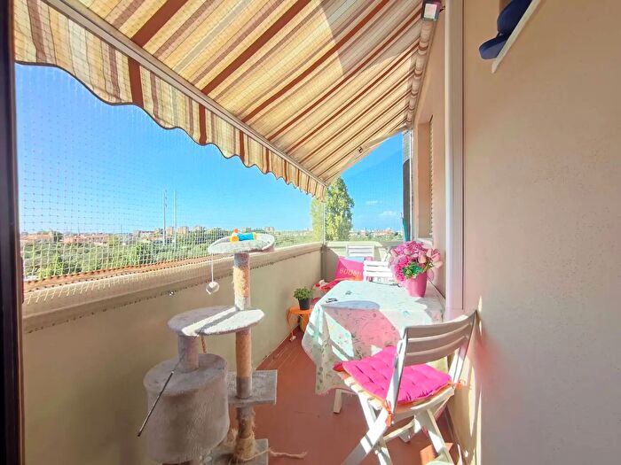Appartamento con 5 locali in vendita in Via Pergolesi, Livorno