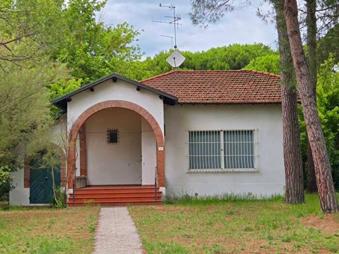 Appartamento con 5 locali in affitto in Via Traversa Pineta, Milano Marittima, Cervia