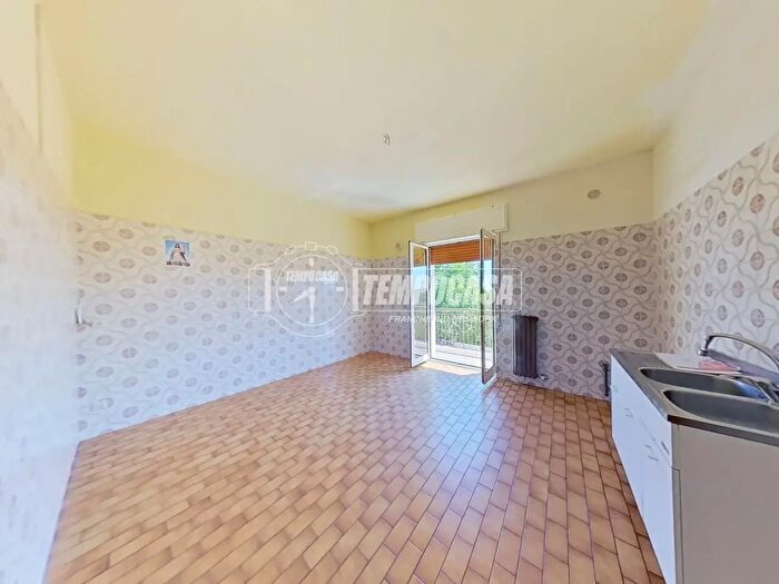 Appartamento trilocale in vendita in Via Cesare Battisti, Triggiano