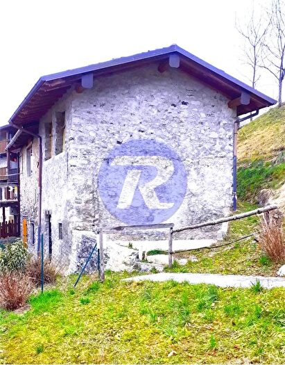 Casa bilocale in vendita in San Giovanni Bianco