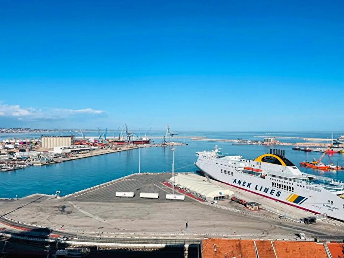 Appartamento con 5 locali in affitto in Via Astagno, Ancona