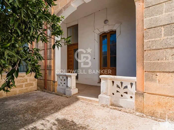 Casa quadrilocale in vendita in Via Roma, Salve