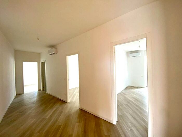 Appartamento trilocale in affitto in Via Cristoforo Colombo Taggia, Taggia