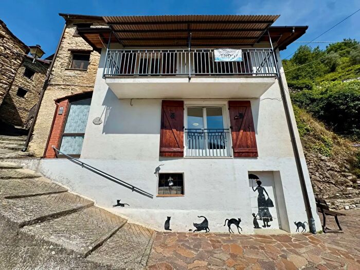 Casa con 5 locali in vendita in Via Cavour, Rezzo