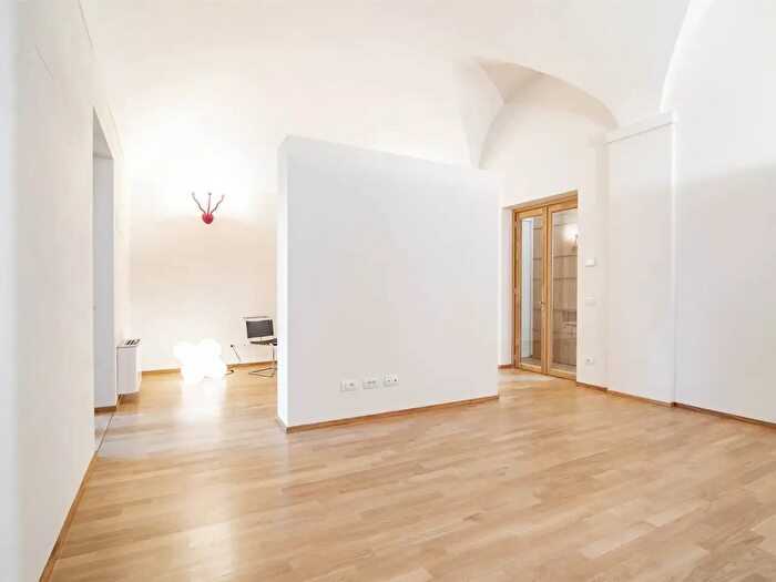 Casa con 7 locali in vendita in Piacenza