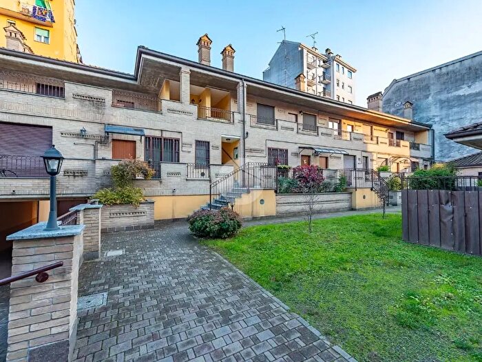 Appartamento bilocale in vendita in Via Redipuglia, Baranzate