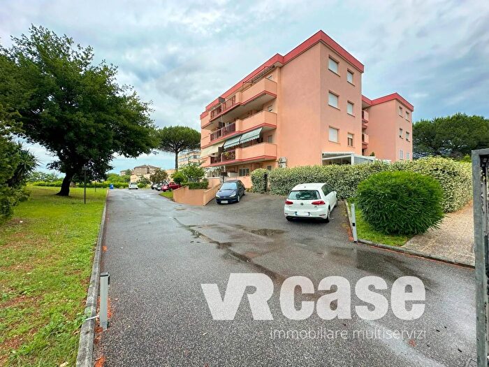 Appartamento trilocale in vendita in Via di Torre Spaccata Roma, Roma