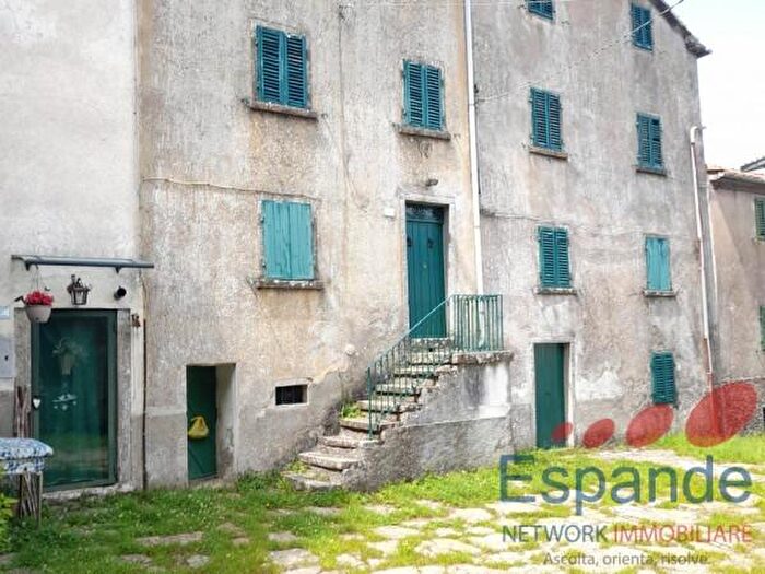 Casa con 6 locali in vendita in Sambuca Pistoiese