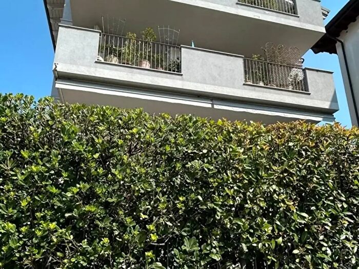 Appartamento con 10 locali in vendita in Via Milano, Desenzano Del Garda