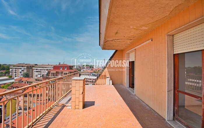 Appartamento quadrilocale in vendita in Novara