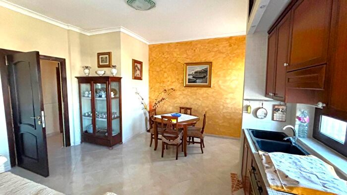 Appartamento quadrilocale in vendita in Viale San Gennaro, Mondragone