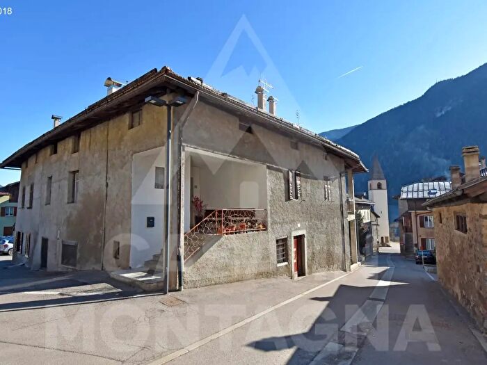 Appartamento con 5 locali in vendita in Croviana