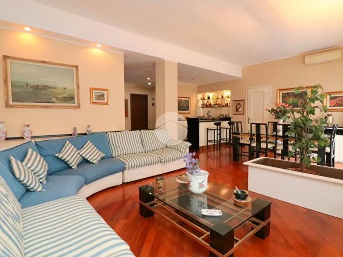 Appartamento quadrilocale in vendita in Via Papa Giovanni XXIII, Rho