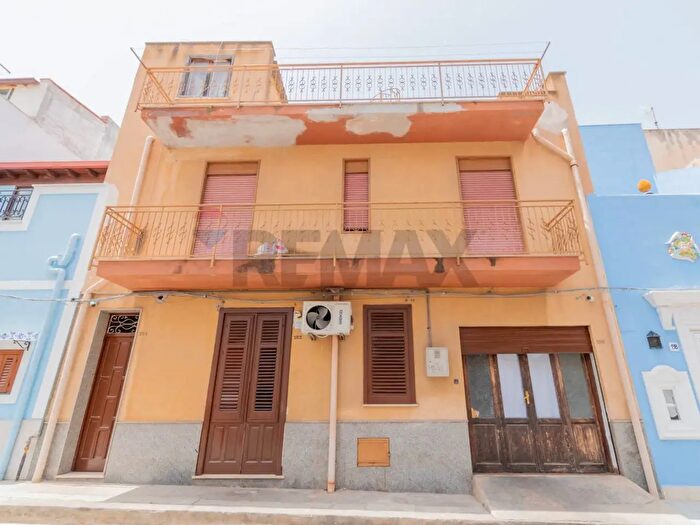 Casa con 9 locali in vendita in Via Giacomo Matteotti, Terrasini