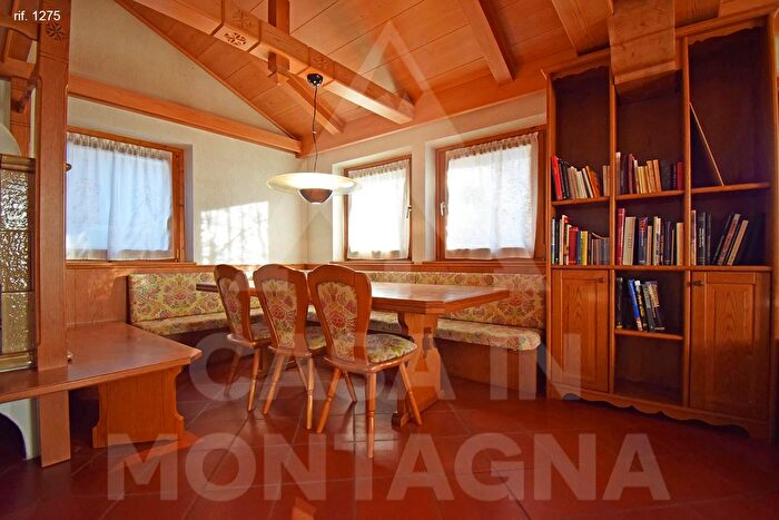 Casa con 6 locali in vendita in San Giovanni di Fassa